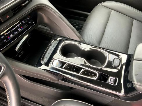 Used 2023 Buick Envision Essence image 17