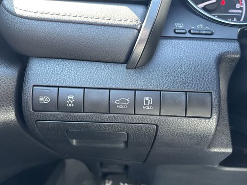 Used 2020 Toyota Camry SE FWD image 10
