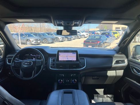 Used 2021 GMC Yukon AT4 w/ AT4 Premium Package image 24