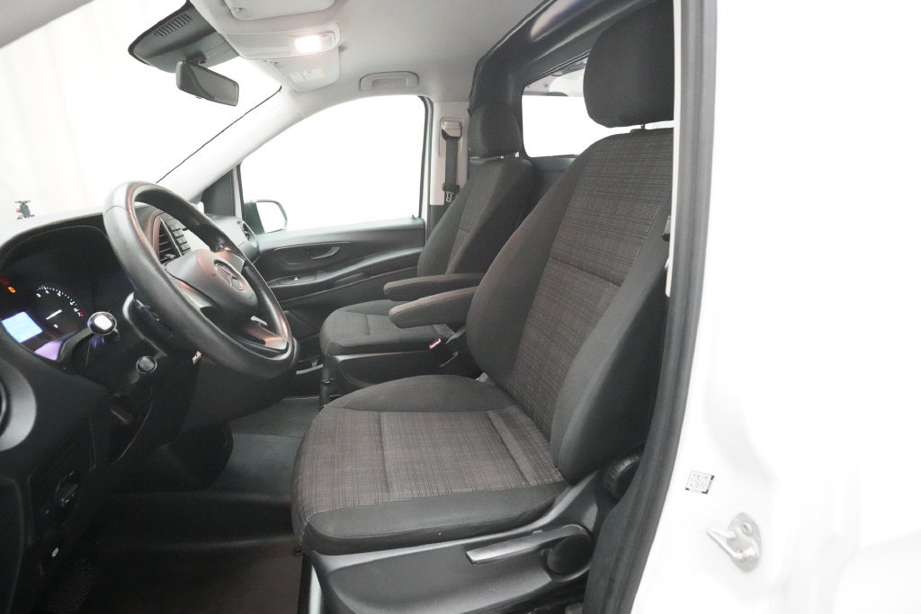 Used 2017 Mercedes-Benz Metris image 6
