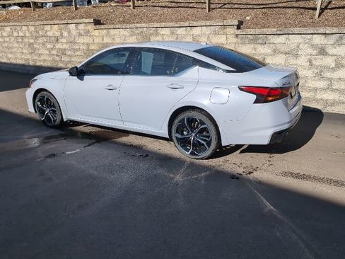 Used 2024 Nissan Altima 2.5 SR w/ SR Premium Package image 7