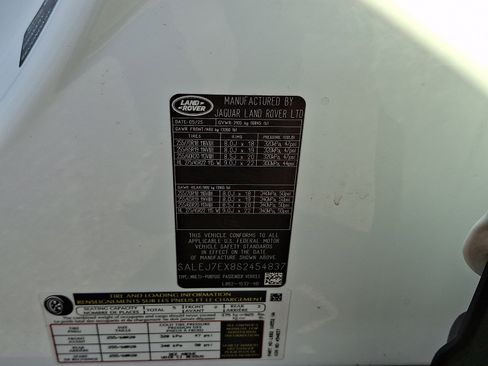 Used 2025 Land Rover Defender 110 S AWD/4WD image 27