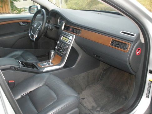 Used 2010 Volvo S80 3.2 image 24