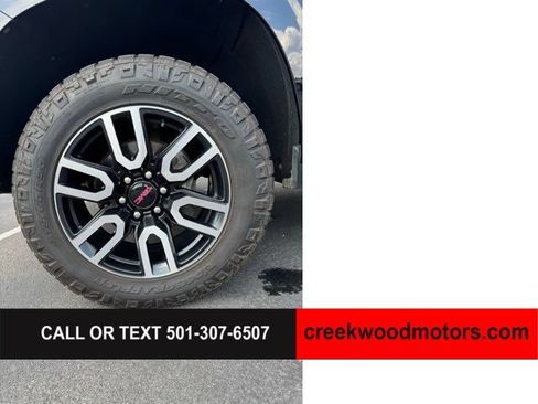 Used 2021 GMC Yukon AT4 w/ Rear Media and Nav Package AWD/4WD image 18