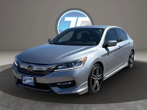 Used 2017 Honda Accord Sport image 19