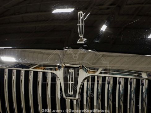 Used 2010 Lincoln Town Car Signature Limited image 26