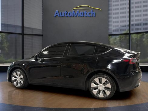 Used 2024 Tesla Model Y Long Range AWD/4WD image 7