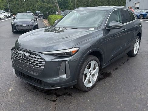 Used 2025 Audi Q5 Premium Plus w/ Premium Plus AWD/4WD image 1
