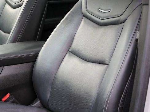 Used 2020 Cadillac XT6 Premium Luxury FWD image 36