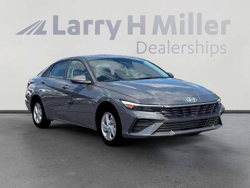 New 2026 Hyundai Elantra SE FWD image 11