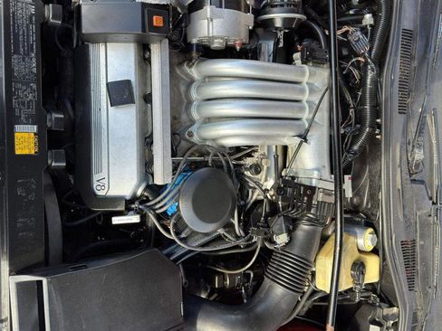 Used 1988 Cadillac Allante BASE image 19