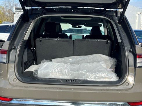 New 2026 Lincoln Aviator Reserve w/ Luxury Package image 15