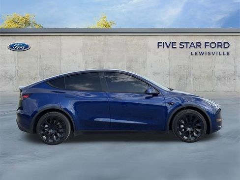 Used 2024 Tesla Model Y Long Range AWD/4WD image 3