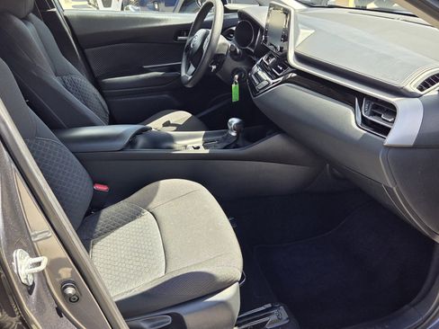 Used 2020 Toyota C-HR LE image 11