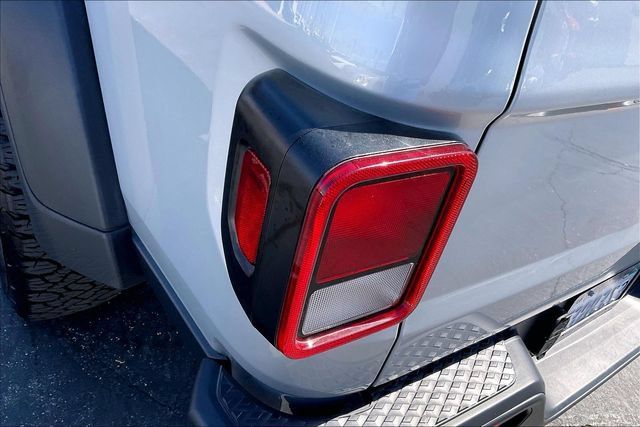 Used 2023 Jeep Gladiator Mojave AWD/4WD image 27