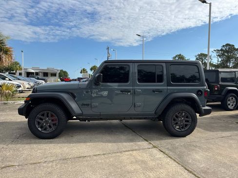 Used 2024 Jeep Wrangler Unlimited Sport AWD/4WD image 6