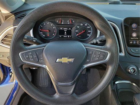 Used 2023 Chevrolet Malibu LT image 16