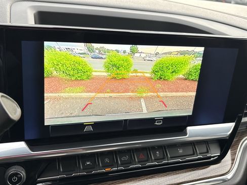 Used 2023 Chevrolet Silverado 1500 LT AWD/4WD image 19