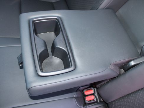 Used 2021 Toyota Venza XLE w/ Softex Package image 17