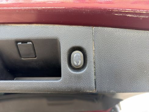 Used 2019 GMC Yukon Denali image 32