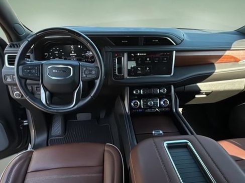 Used 2023 GMC Yukon Denali Ultimate AWD/4WD image 16