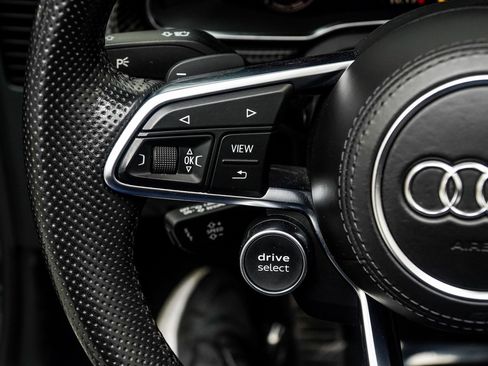 Used 2017 Audi R8 V10 w/ Carbon Exterior Package image 35