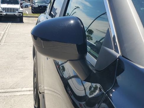 Used 2025 Nissan Rogue SV FWD image 11