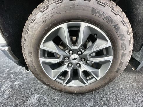 Used 2021 Chevrolet Silverado 1500 LTZ w/ Technology Package image 34