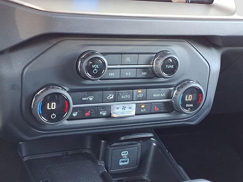 Used 2025 Ford Bronco Outer Banks image 15