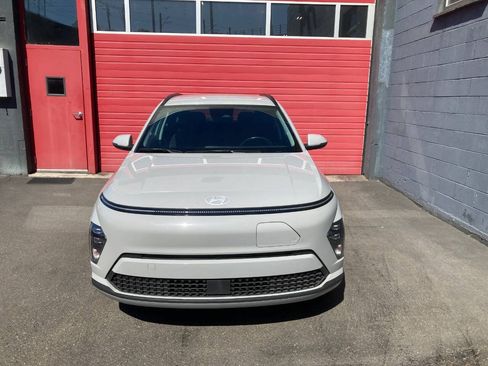 Used 2024 Hyundai Kona SEL FWD image 7