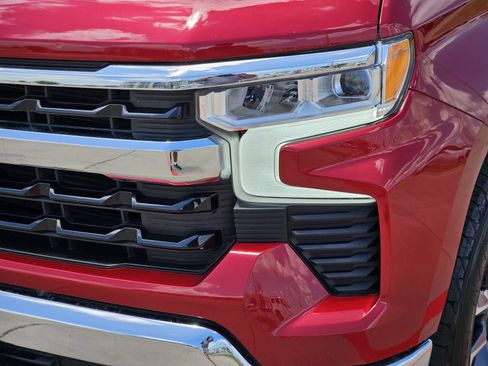 Used 2024 Chevrolet Silverado 1500 LT RWD image 10