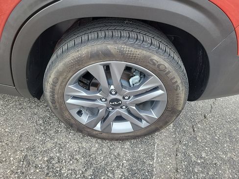 Used 2022 Kia Seltos S FWD image 9