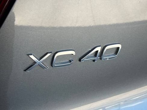 Used 2019 Volvo XC40 T5 Momentum AWD/4WD image 22