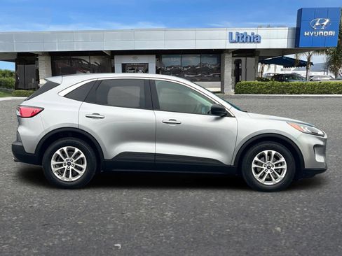 Used 2022 Ford Escape SE image 8