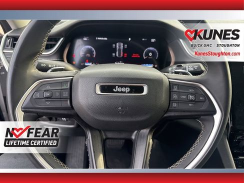 Used 2024 Jeep Grand Cherokee Laredo AWD/4WD image 25