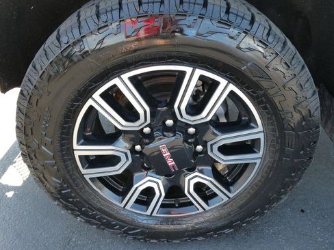 New 2023 GMC Sierra 2500 AT4 w/ Gooseneck/5TH Wheel Package AWD/4WD image 11