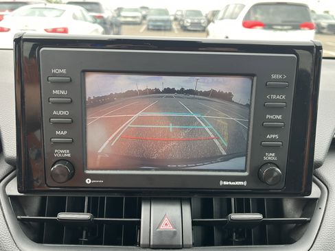 Used 2022 Toyota RAV4 XLE image 15