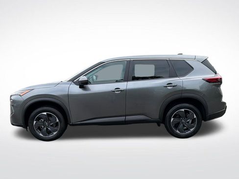 Used 2024 Nissan Rogue SV AWD/4WD image 2