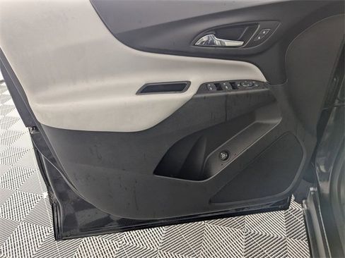 Used 2020 Chevrolet Equinox LT image 9