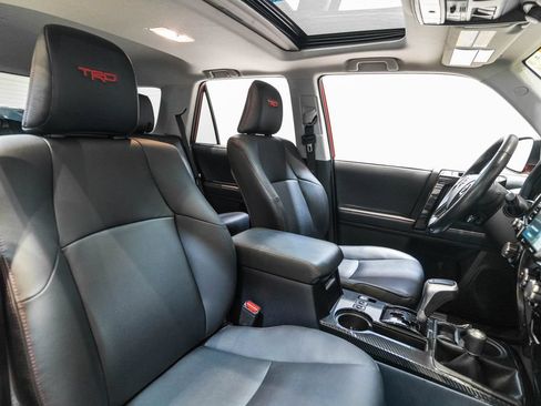 Used 2022 Toyota 4Runner TRD Off-Road Premium AWD/4WD image 17