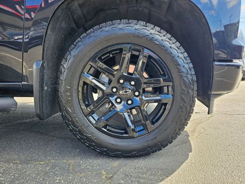 Used 2023 Chevrolet Silverado 1500 Custom w/ LPO, Dark Essentials Package AWD/4WD image 9