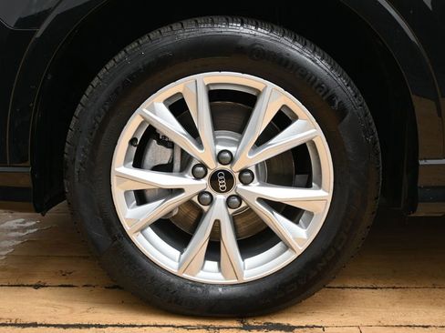 Used 2025 Audi Q3 2.0T Premium w/ Convenience Package AWD/4WD image 12