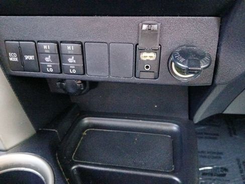 Used 2015 Toyota RAV4 Limited FWD image 6