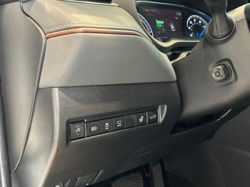 Used 2022 Toyota Venza Limited w/ Advanced Technology Package AWD/4WD image 9
