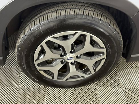 Used 2023 Subaru Forester Premium image 8