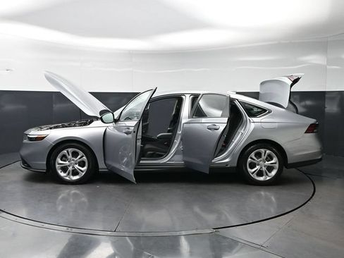 Certified 2025 Honda Accord LX image 34