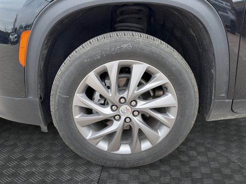 Used 2025 Buick Enclave Preferred AWD/4WD image 14