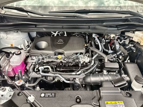 Used 2025 Toyota Sienna LE FWD image 25