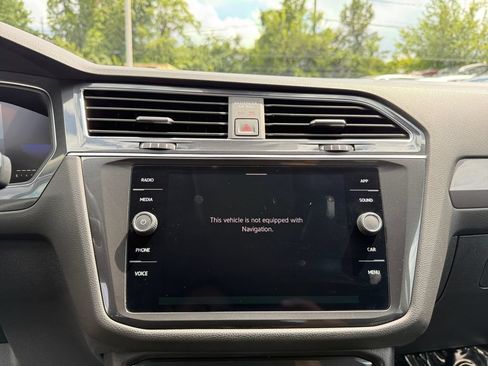Used 2023 Volkswagen Tiguan SE FWD image 19