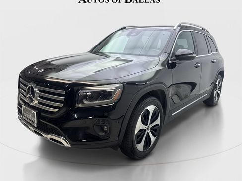 Used 2025 Mercedes-Benz GLB 250 4MATIC image 2
